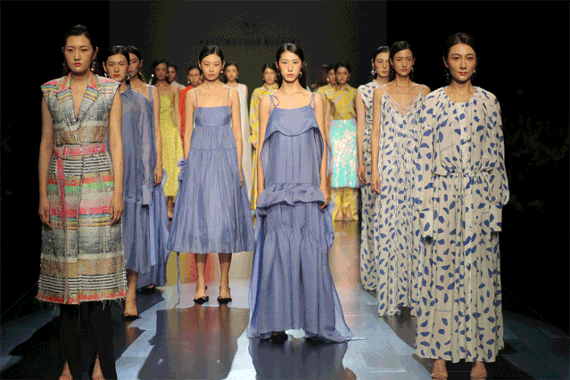 ��FS�зá�֮�߽��й���ĳ� �� ���˿���